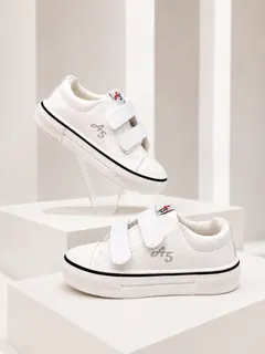 Zapatillas urbanas infantiles blancas con doble abrojo A5